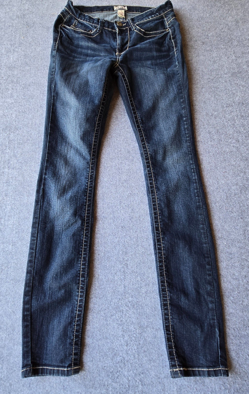 Mudd Women's Jeans Low Rise Skinny Blue Medium Wash Embroidered Pockets SIZE 5